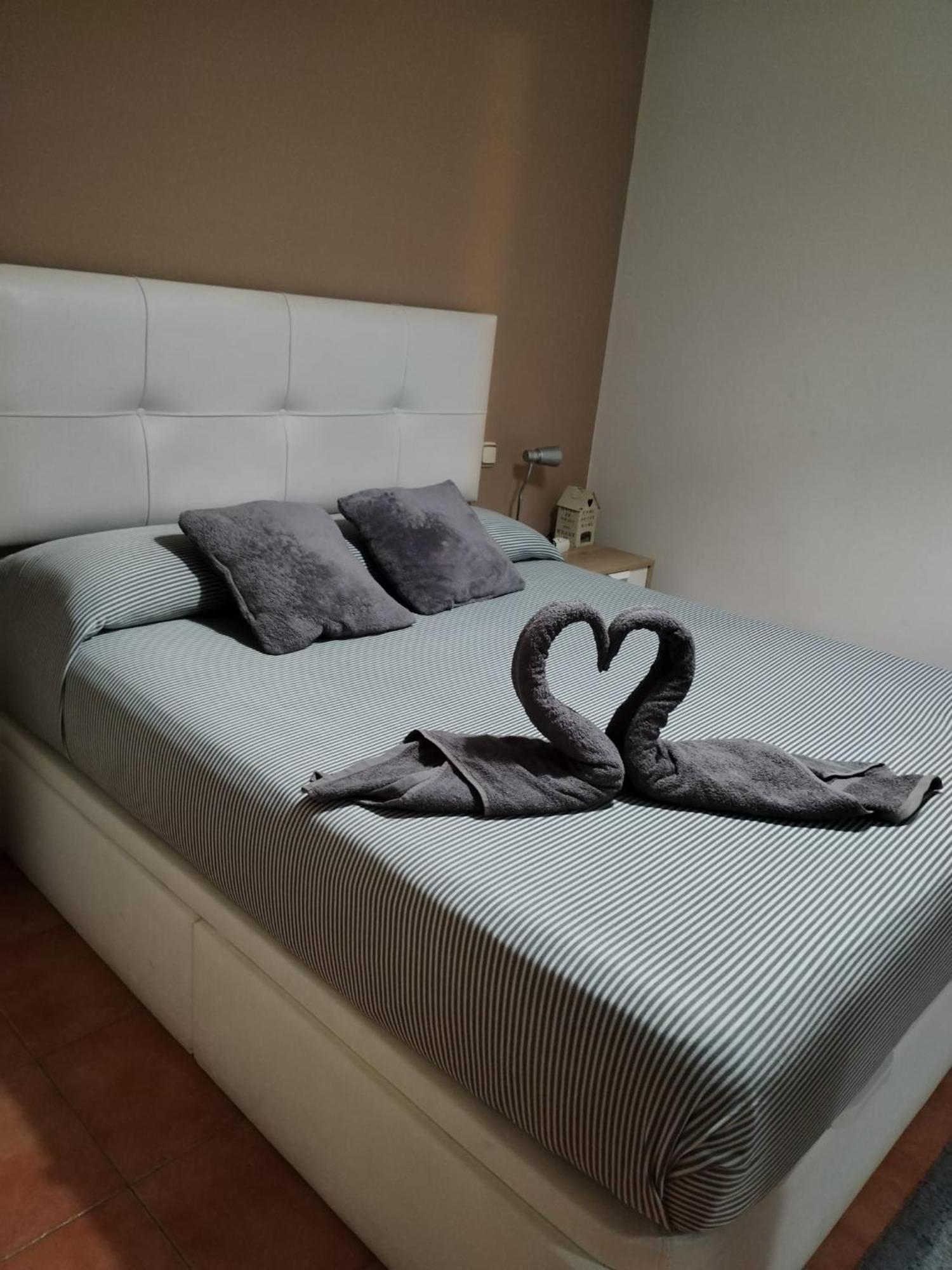 Habitacion Con Cama Matrimonial En Màlaga Exteriér fotografie